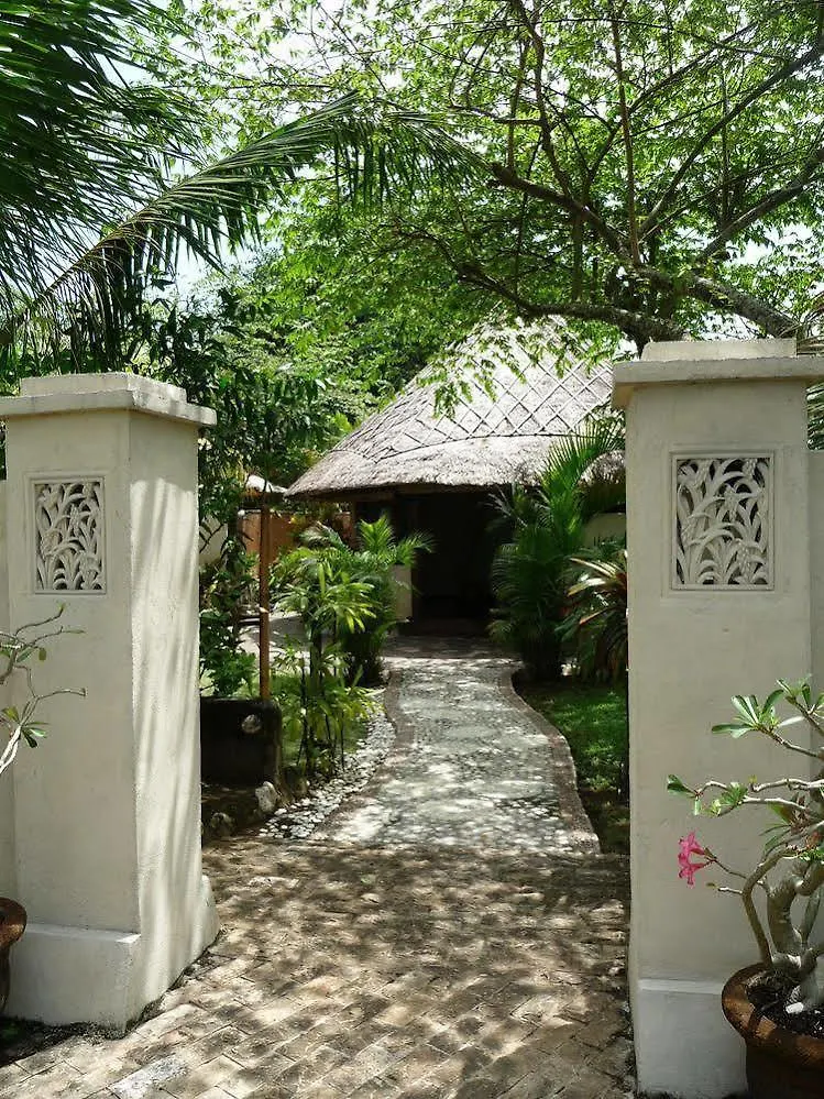 Coconuts Hummingbird Apartment Jimbaran